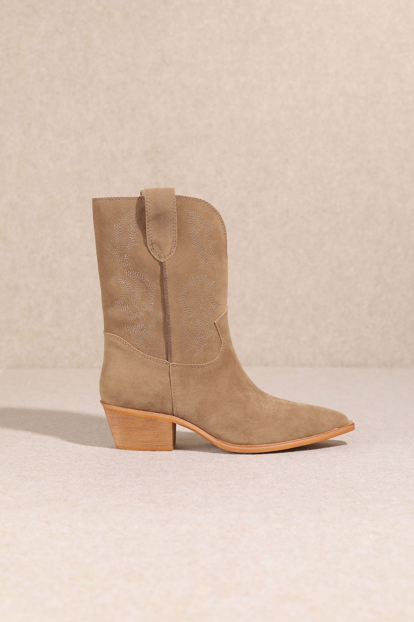 Nelly Suede Boots