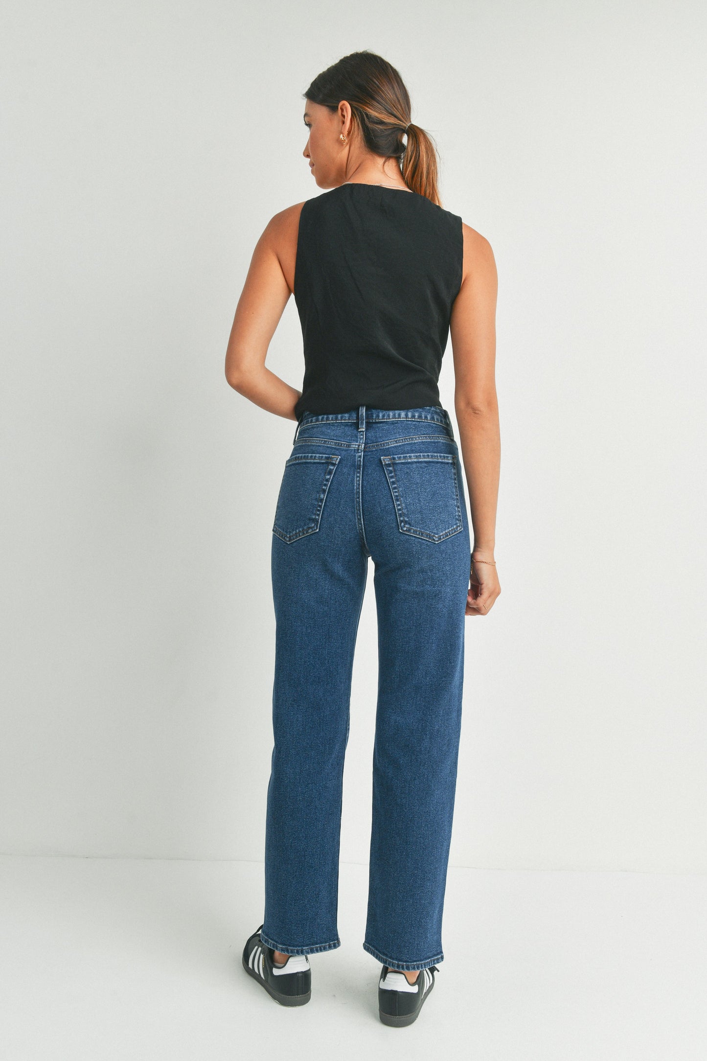 Relaxed Straight Jeans